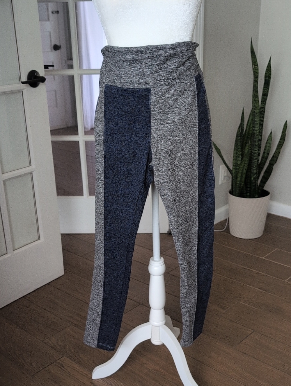 Free People Movement Boro Color block Leggings Medium - Picture 4 of 8
